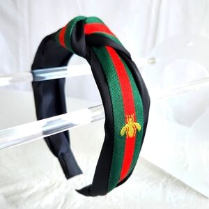 Nwot Elegant Top knot Glam band Headband Black red & Green